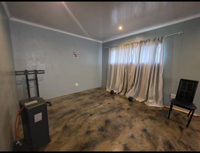 4 BEDROOM HOUSE FOR SALE IN BUYSCELIA